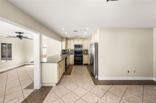 Building Photo - 1129 Iris Cir