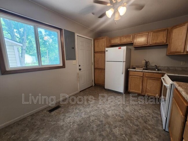 Building Photo - 1311 N 56th St