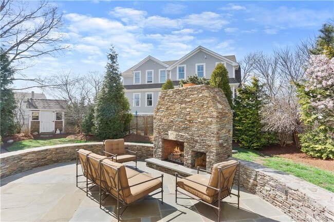 Building Photo - 4 Scofield Pl