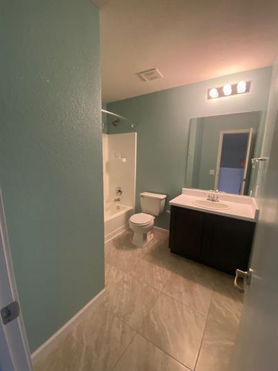 Building Photo - 5713 Silver Screen Dr