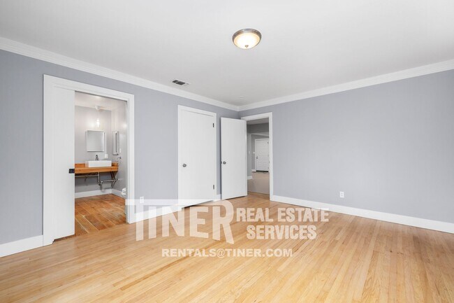 Building Photo - Carmichael Gem - Walking Distance to Ancil...