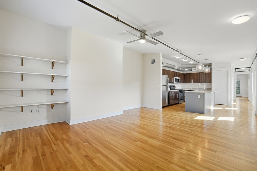 Building Photo - 1412 Republic St