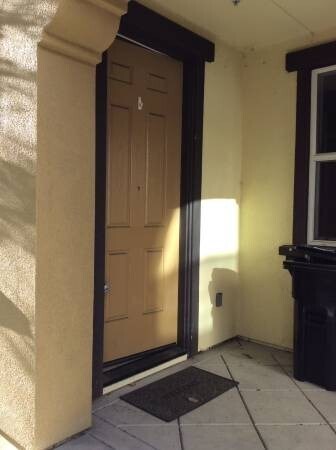Building Photo - Opportunity Knocks! Updated Tri-Level prop...
