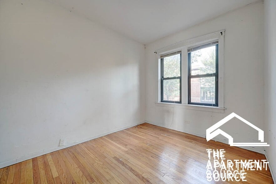 Building Photo - 2921 W McLean Ave