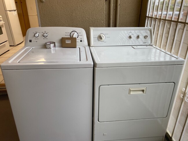 Building Photo - 215 S Baldwin Ave