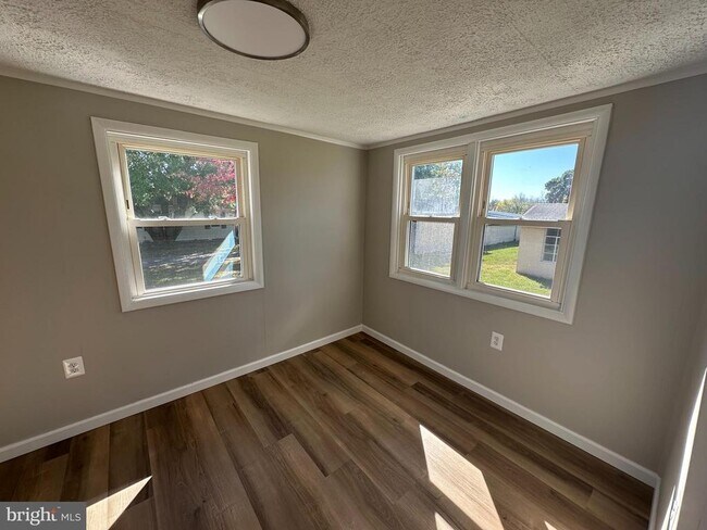 Building Photo - 938 Forrest Dr