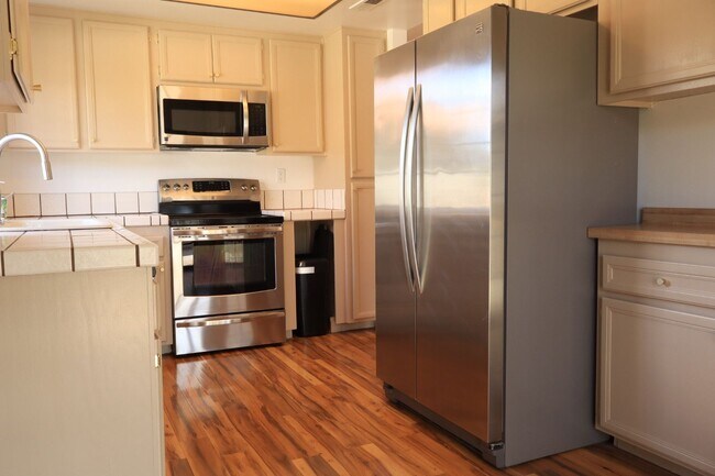 Building Photo - Spacious 3 bedrooms 3 full baths home in Chula Vista