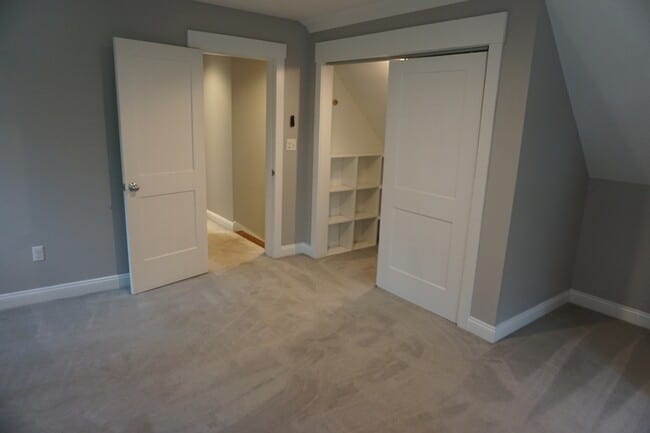 Building Photo - 18 Lilac Ln