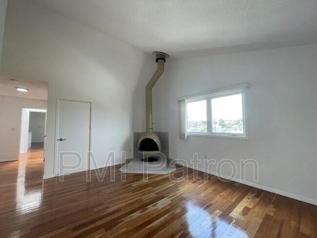 Building Photo - 1719 Van Horne Ln