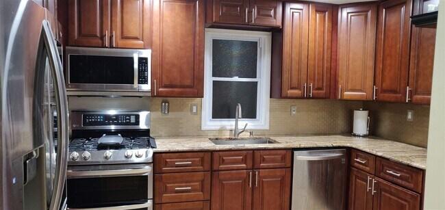 Primary Photo - 131 St Pauls Ave