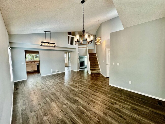 Building Photo - "Charming 3-Bed Highlands Ranch Home with ...