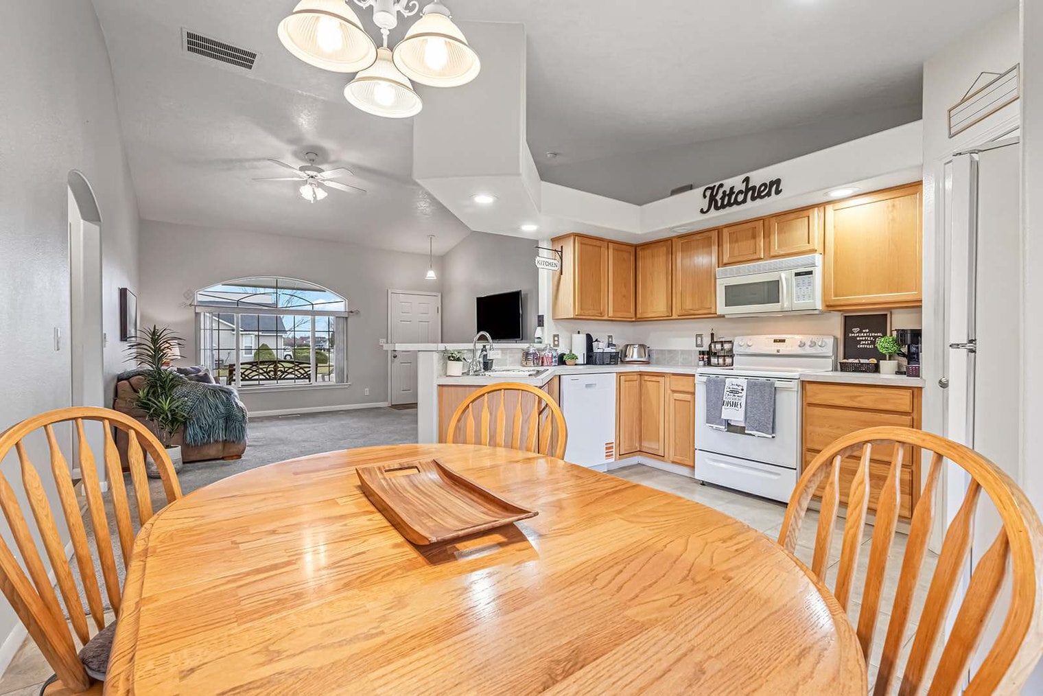 Building Photo - 727 W Clark Ave