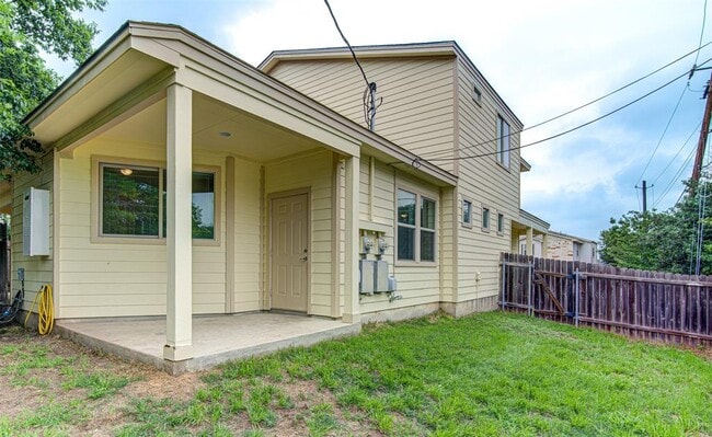 Building Photo - 3301 Thomas Kincheon St