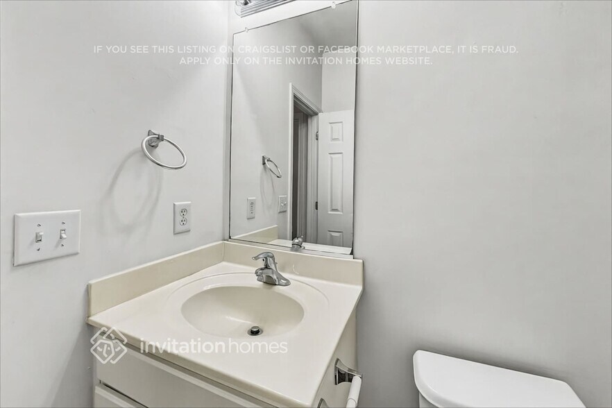 Building Photo - 40 Luzelle Dr