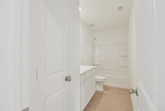 Building Photo - 18546 Cepagatti Dr