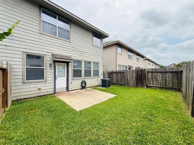 Building Photo - 12414 Jasmine Brook Ln