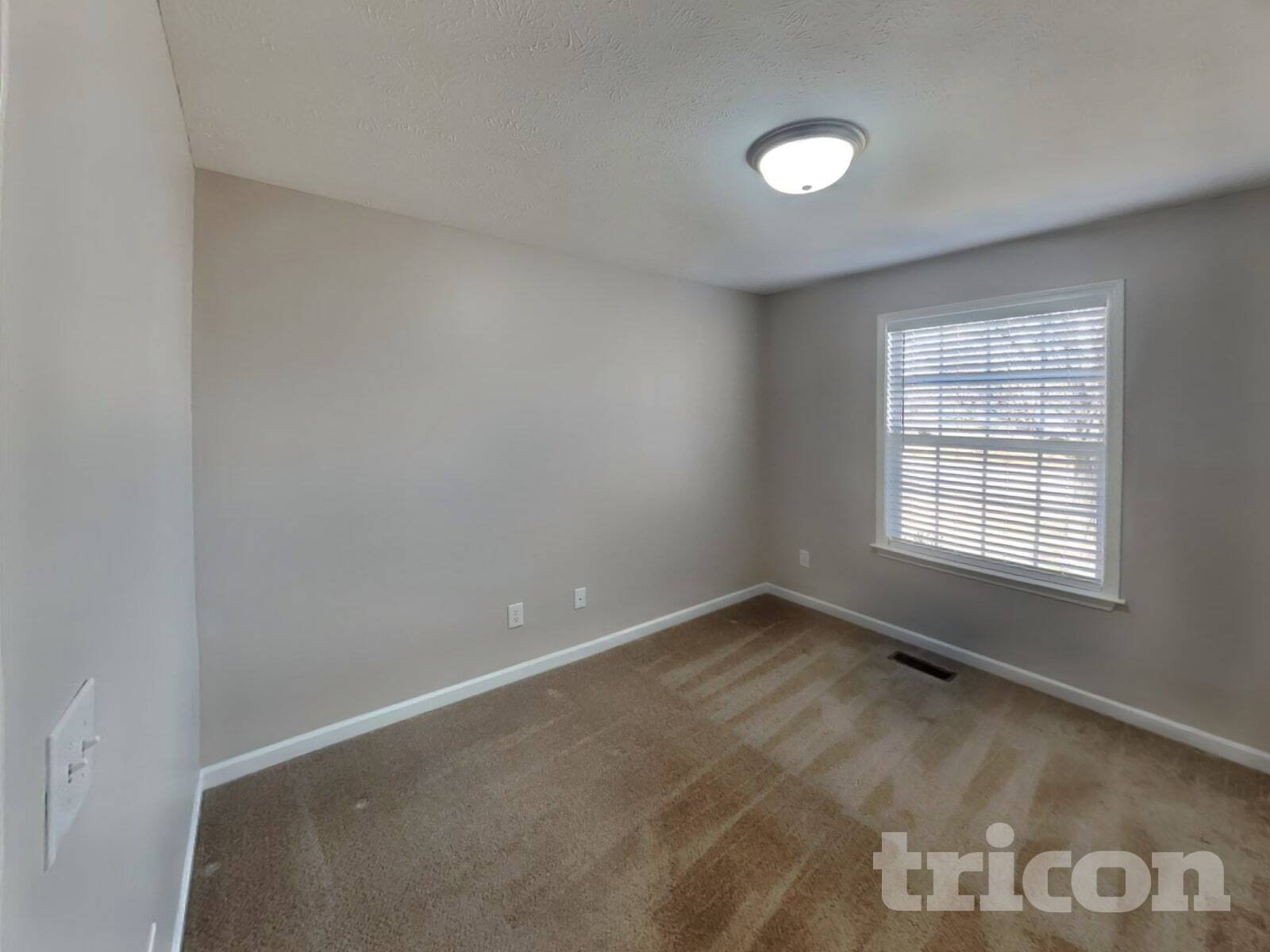 Building Photo - 1621 Robert Rd