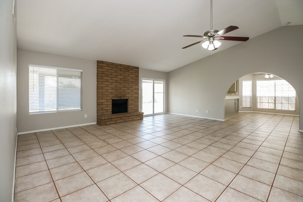 Building Photo - 1213 W Stottler Dr