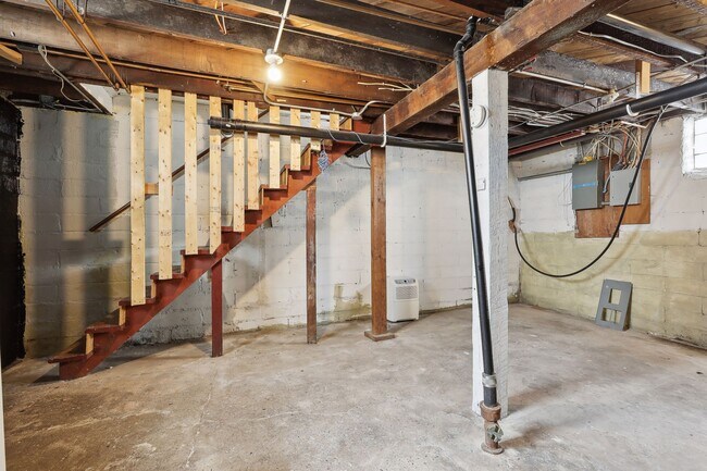 Building Photo - 1119 Matilda St