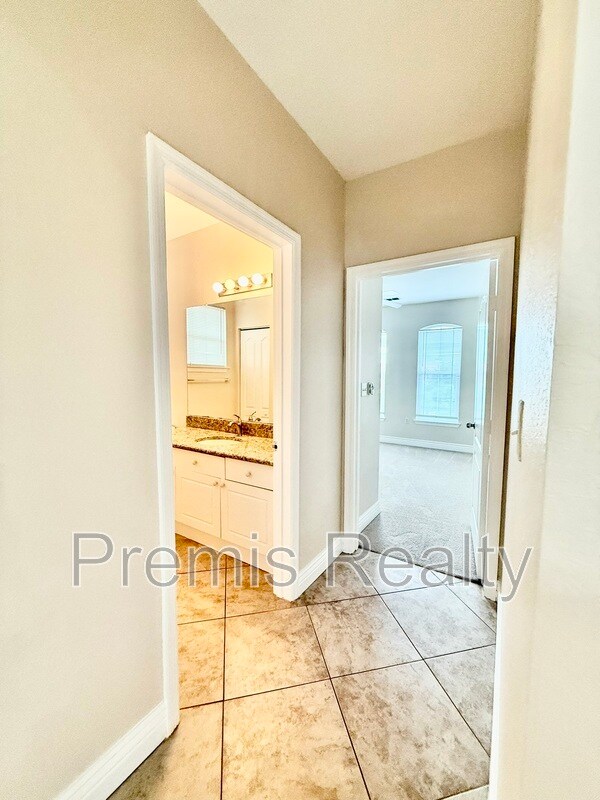 Building Photo - 2731 Via Capri
