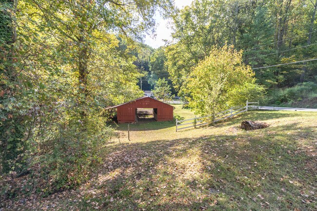 Building Photo - 770 Mahoney Rd