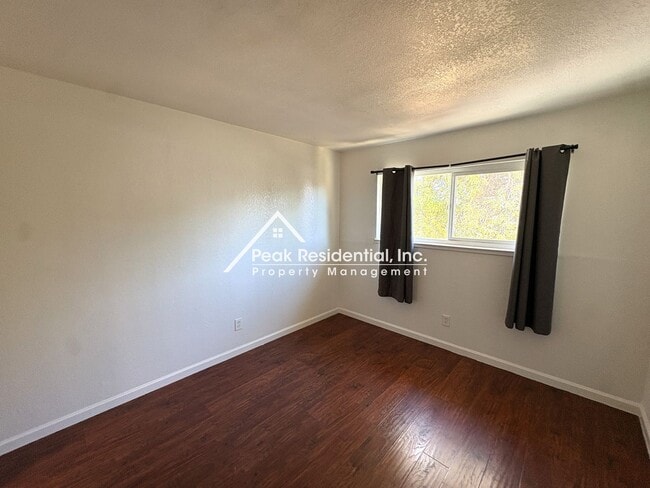 Building Photo - 4540 Ashcroft Ave