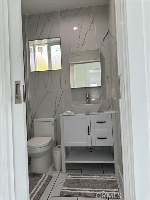 Building Photo - 7013 Bellaire