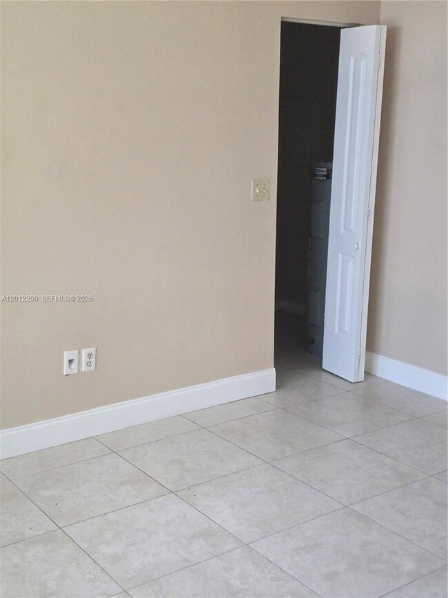 Building Photo - 1630 Sandpiper Blvd