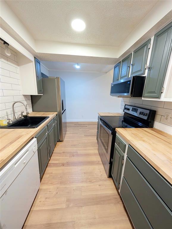 Building Photo - 11130 N Stratford Dr