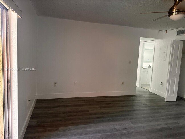 Primary Photo - 7231 Miami Lakes Dr