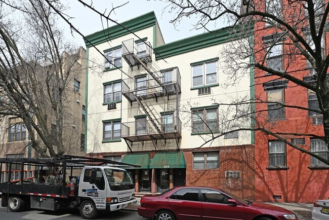 Building Photo - 354 1st St