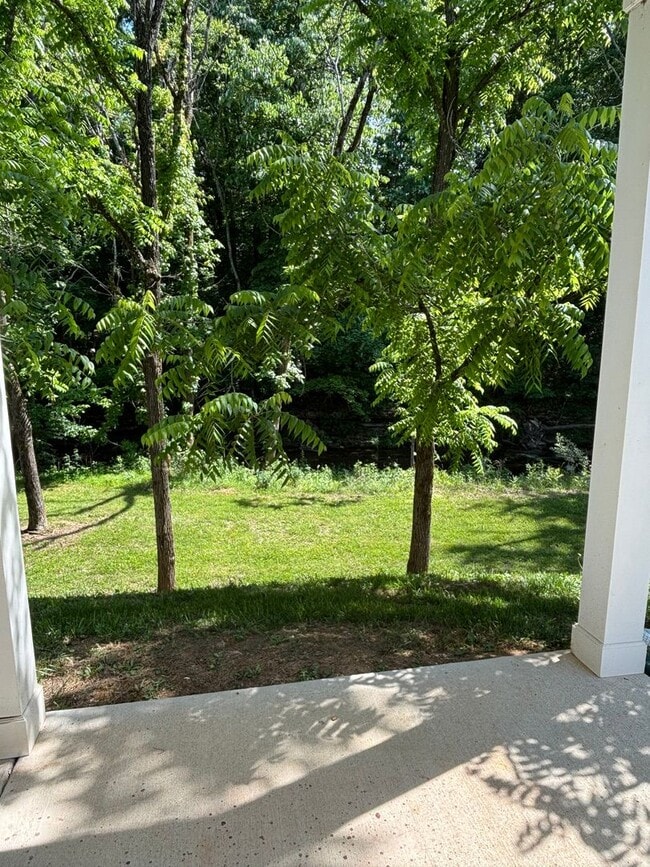 Building Photo - 860 Levitan Dr