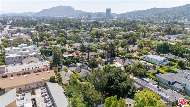 Building Photo - 4385 Camellia Ave