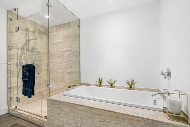 Building Photo - 2900 NE 7th Ave