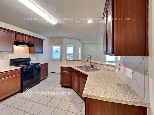 Building Photo - 5902 Deep S Dr