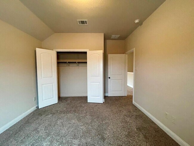 Building Photo - 433 Mistflower Springs Dr