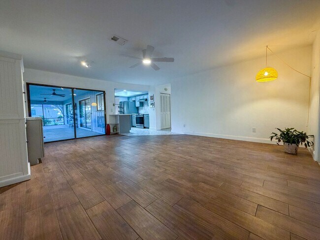 Building Photo - Pet Friendly 3BR/2BA House in Desirable Turkey Creek