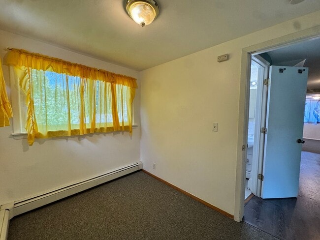Building Photo - Adorable 1+ Bedroom in Nokomis Available Now!