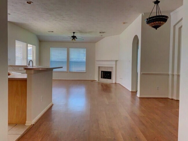 Building Photo - 18207 Linden Forest Ln