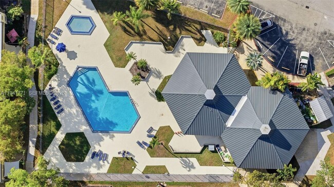 Building Photo - 8313 SW 137th Ave