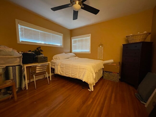 Building Photo - Large home with private yard
