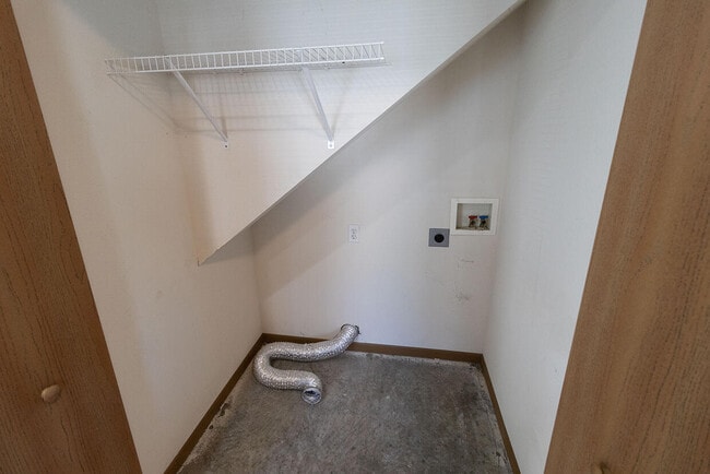 Building Photo - 5000 Derby Ridge Dr