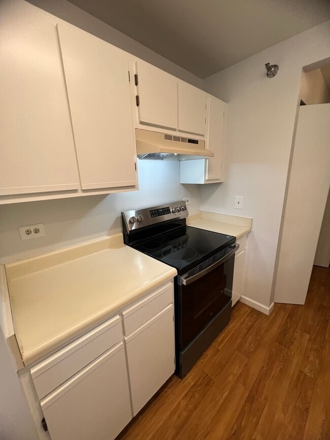 Building Photo - 125 Glengarry Dr