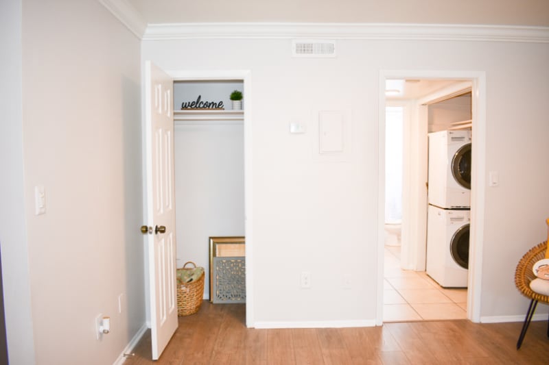 Building Photo - 3215 W Swann Ave