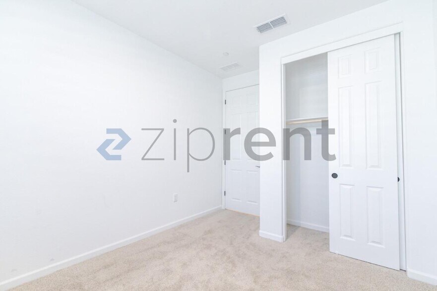 Building Photo - 4013 Trento Wy