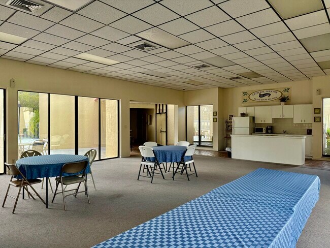Building Photo - 2050 Oleander Blvd