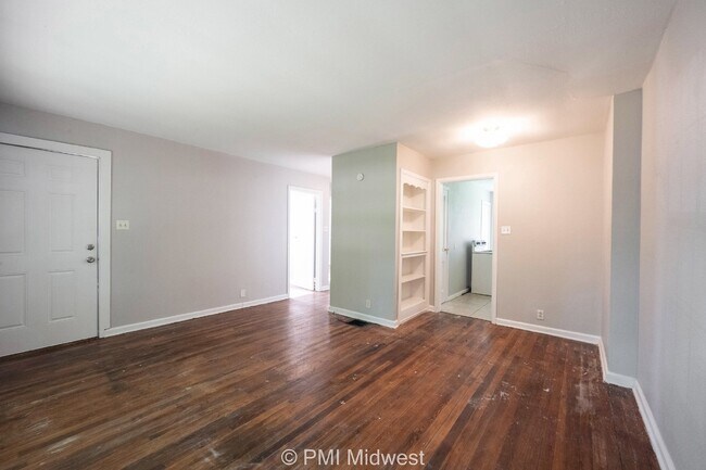 Building Photo - 2825 E 36th St