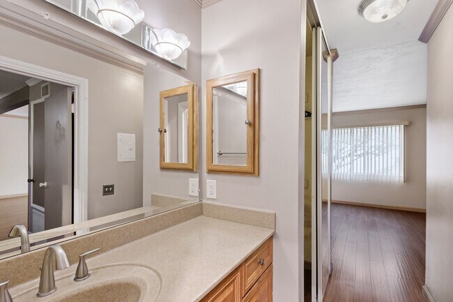 Building Photo - 5460 White Oak Ave
