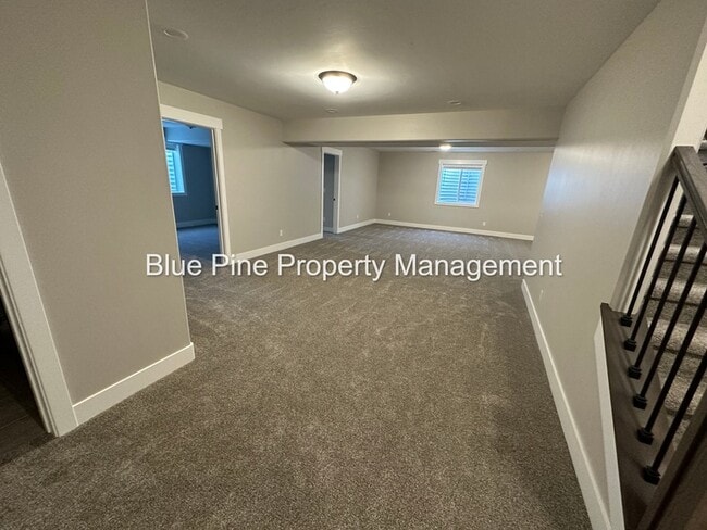 Building Photo - 679 Sterling Dr