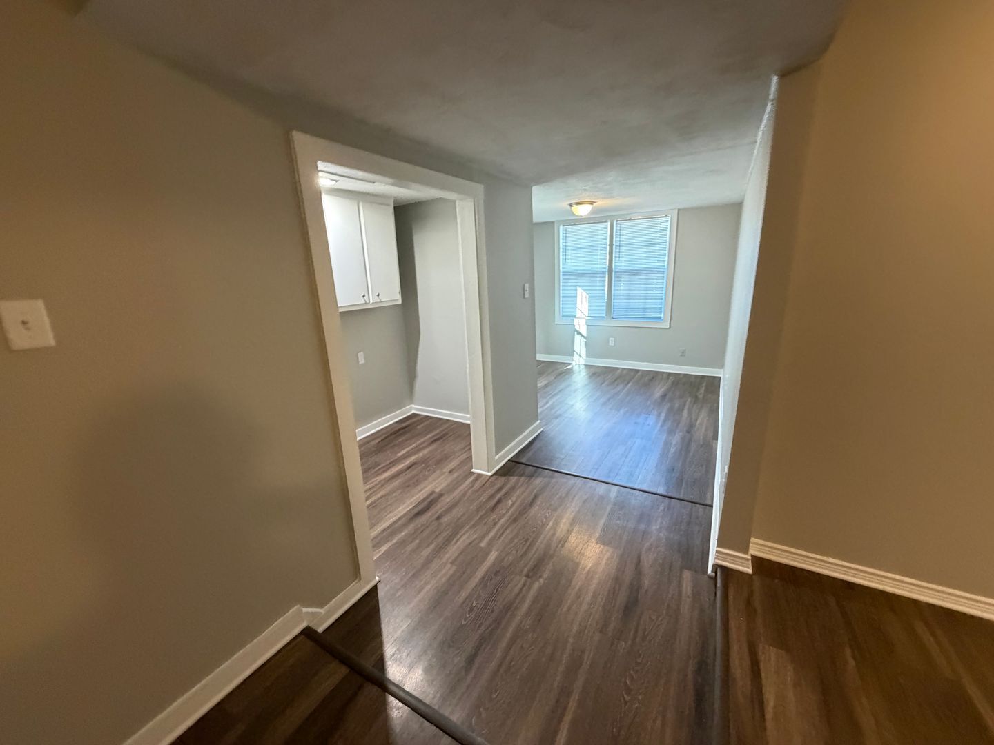 Building Photo - 6360 Greenbriar Dr